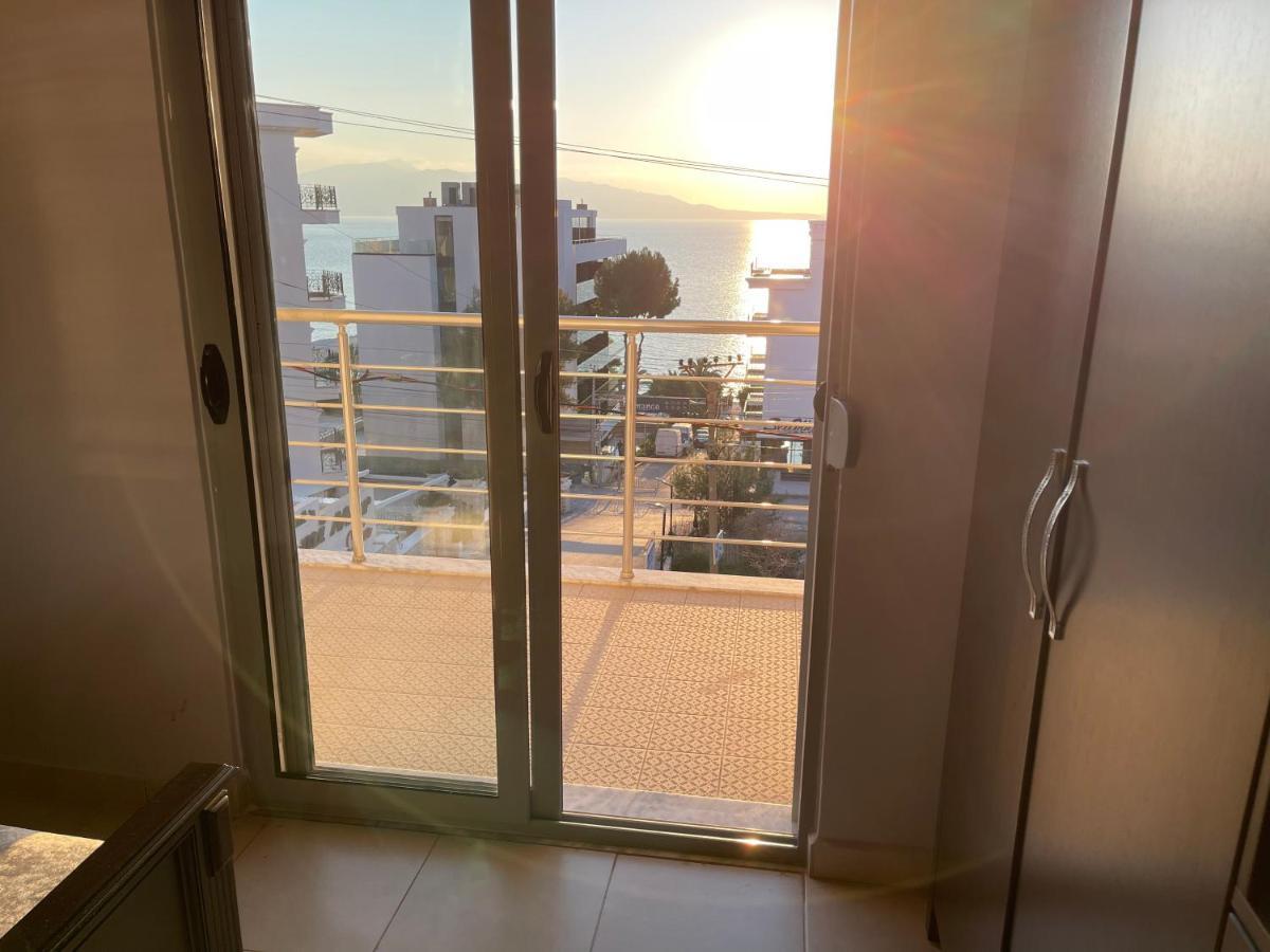 Wave Apartments Saranda Luaran gambar