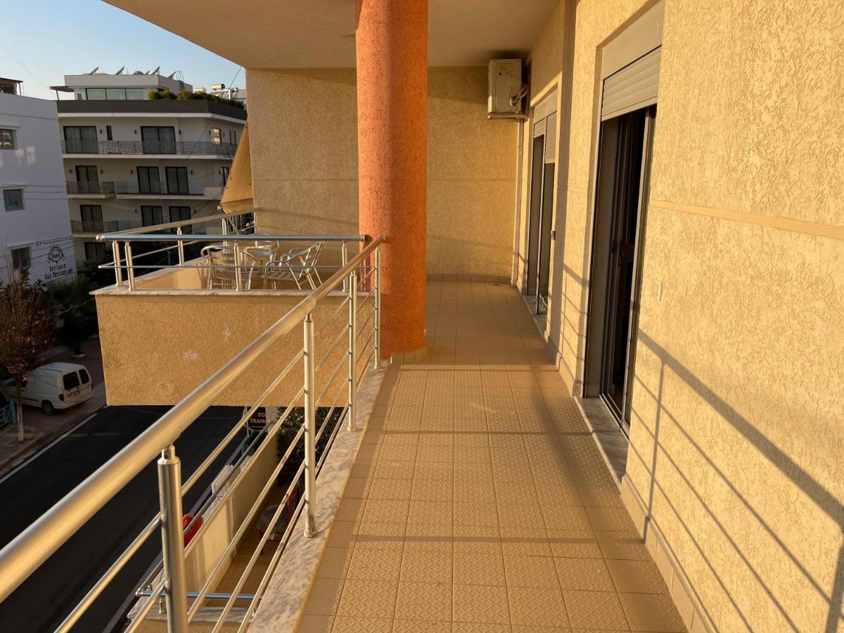 Wave Apartments Saranda Luaran gambar